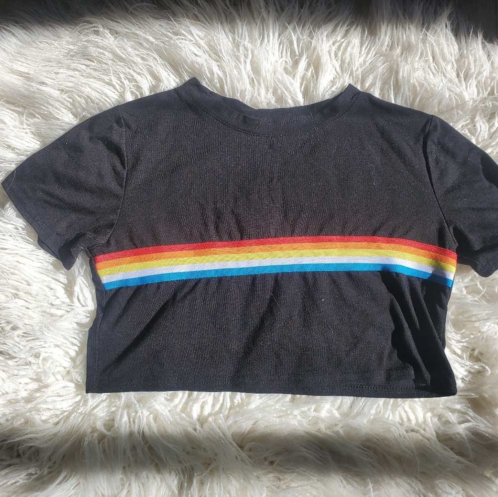 Short sleeve crop top